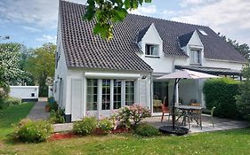 Domein 15 De Haan Nieuwmunster, 4-bedroom holiday house for up to 6 people, between Wenduine, 1 km,&De Haan, 2 km, 500 meters from the beach,15 min from Bruges, Ostend&Knokke, nice fenced garden, bed linen&towels provided